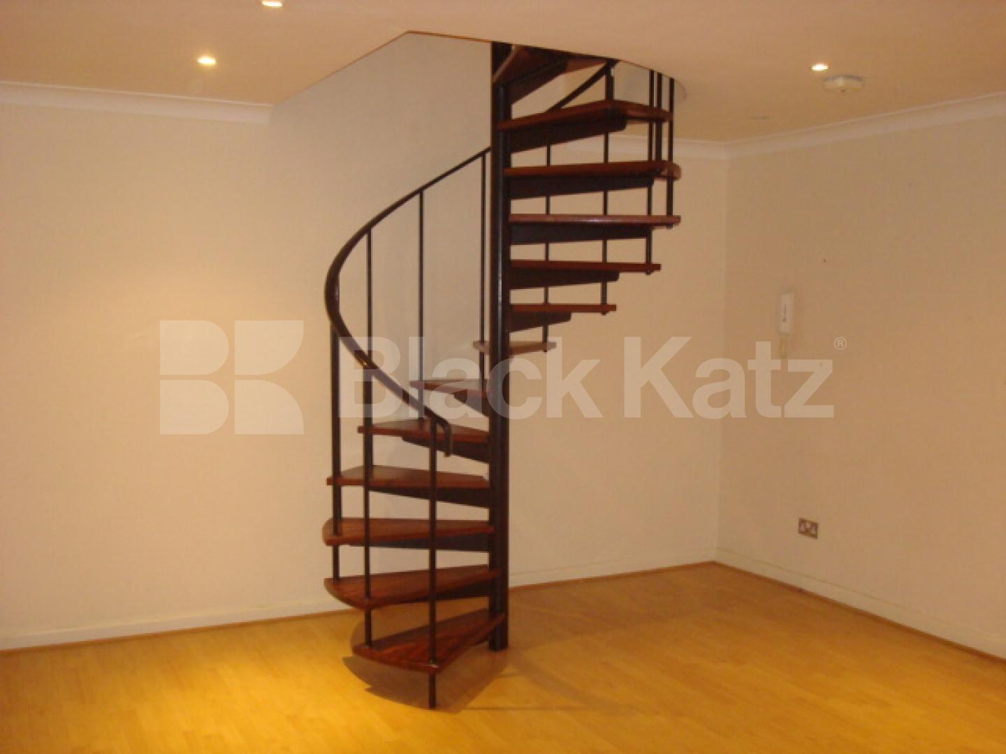 			NEW INSTRUCTION!, 3 Bedroom, 1 bath, 1 reception Flat			 Inverness Terrace, BAYSWATER/QUEENSWAY